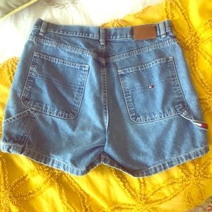 Vintage Tommy Hilfiger mom style jean short size 6